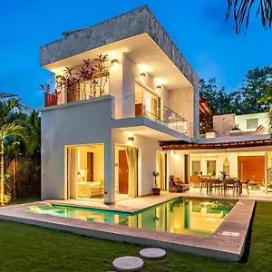 https://villa-itzayana-luxury-priv-pool-jacuzzi-concierge.quintano-roohotels.com