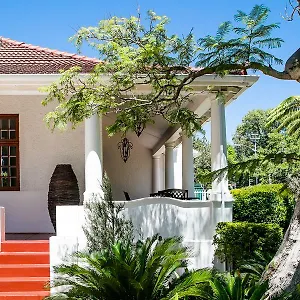 https://5-camp-street-guesthouse-self-catering.hotels-capetown.com
